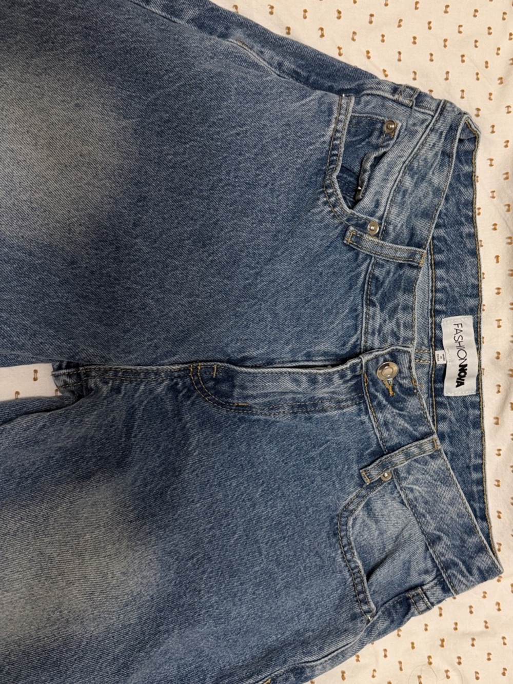 Fashion Nova Women’s Blue low-Rise Jeans